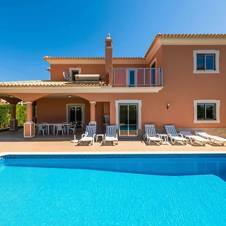 Hunes Villa Guia (Faro)
