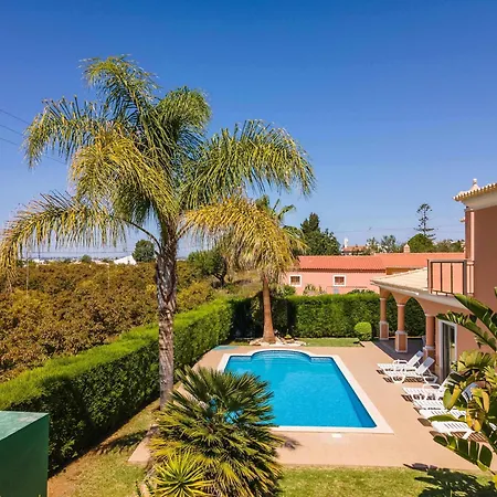 Hunes Villa Guia (Faro)