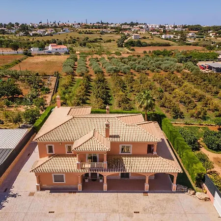 Hunes Villa *