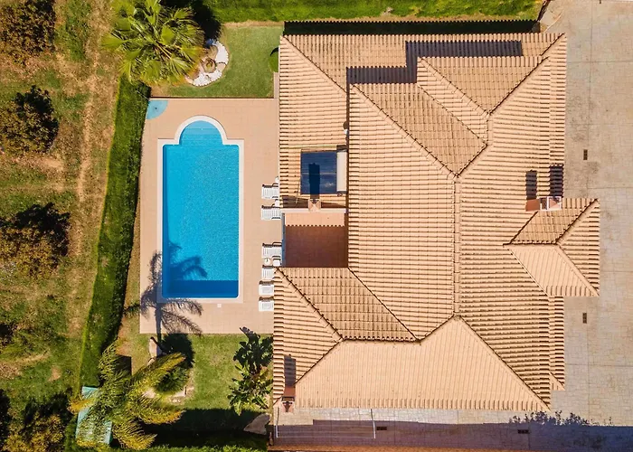 Hunes Villa
