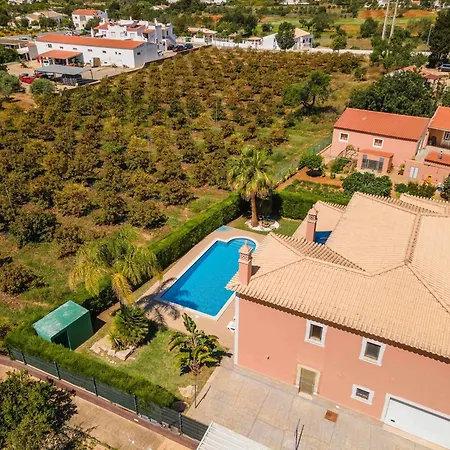 Villa Hunês *
