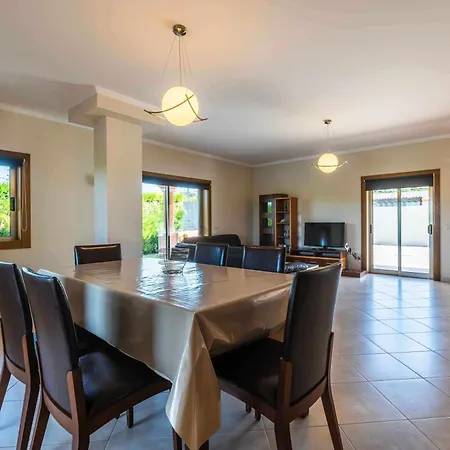 Hunes Villa